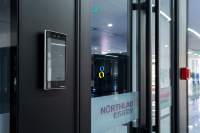 Poste de travail modulaire pliable moderne le plus populaire avec cloison de bureau, cloison murale insonorisée en verre trempé pour écoles et gymnases