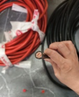 M8 Anschlussklemmen Anpassbare Kupfer-Batteriekabel Rot und Schwarz 70mm² Silikongehäuse IP65 für Solaranlagen Wohnmobile Automobilindustrie