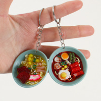 Porte-clés réaliste en forme de nouilles, bol de ramen japonais en PVC, pendentif de sac, jouet de machine à griffes de Taïwan, décoration