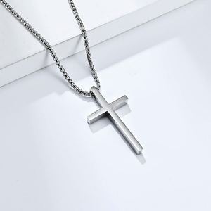 Collier Croix Simple et Tendance en Acier Inoxydable Personnalisable, Plaqué <span class=keywords><strong>Or</strong></span> PVD Argent et Noir, Pendentif Croix - Product Image 3