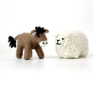 Kits de crèche DIY en feutre de <span class=keywords><strong>laine</strong></span> : Joseph, Marie, Jésus bébé, mouton et âne – Kit de démarrage pour feutrage à l'aiguille - Product Image 5