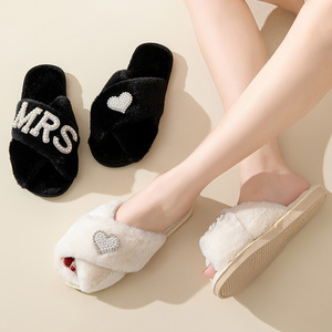 Nouvelles pantoufles tendance en TPR pour femmes, pantoufles d'intérieur en peluche, vente en gros à prix réduit - Product Image 2