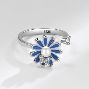 Anillos de flores giratorios ajustables de varios estilos con perlas de concha y circonitas, chapados en oro sobre cobre, joyería antiestrés para mujer - Product Image 4
