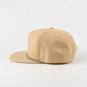 Casquette Snapback en gros, style outdoor, séchage rapide, respirante, avec patch en caoutchouc personnalisable, OEM ODM, fournisseur d'usine de casquettes au Vietnam - Product Image 4