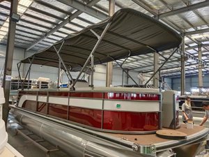 Bateaux pontons en aluminium soudés Tritoon de 7,5 m, yacht de luxe pour la navigation fluviale, pour 12-14 passagers, moteur hors-bord de 25 pieds, bateau de croisière, bateau de tourisme - Product Image 3