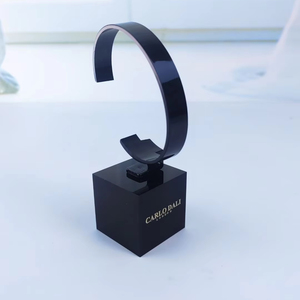 Pemegang <span class=keywords><strong>Display</strong></span> keamanan akrilik Modern untuk jam tangan pintar cincin <span class=keywords><strong>C</strong></span> rak jam tangan berdiri untuk tampilan toko ritel - Product Image 5