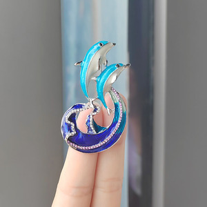 Broches de Moda em Esmalte com Golfinho Saltando para Mulheres e Unissex, Lindos Broches de Animais Marinhos, Acessórios de Vestuário, Alfinetes de Joalheria - Product Image 2