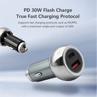 Adaptateur de chargeur de voiture portable en alliage de zinc USB-A PD à charge rapide PD 3.0 52,5 W pour ordinateur portable et appareil photo avec ports Type-C et USB