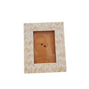 Marco de Fotos Vertical Hecho a Mano con Incrustaciones de Hueso de Camello y Diseño Vintage de Pelo de Camello, Decoración Rústica para Mesa, Regalo - Product Image 1