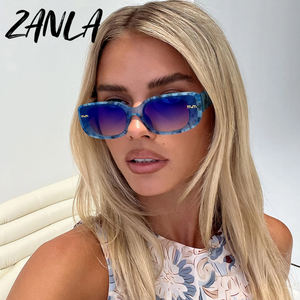 2025 nuova moda di tendenza <span class=keywords><strong>occhiali</strong></span> da sole rettangolari stampati blu da donna retrò con montatura spessa <span class=keywords><strong>occhiali</strong></span> da sole da uomo <span class=keywords><strong>M</strong></span> Design lettera Gafas De Sol - Product Image 1