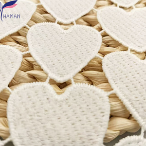 100% poliestere squisito vuoto modello di amore latte di seta tessuto da ricamo a maglia per abbigliamento e decorazioni per la casa per carta da parati - Product Image 3