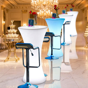 โต๊ะบาร์ LED ทรงสูงสำหรับกลางแจ้ง พร้อมเก้าอี้ โต๊ะกลม LED สำหรับงานปาร์ตี้ในสวน เหมาะสำหรับตกแต่งไนท์คลับ ลาว์นจ์ และสถานบันเทิงกลางแจ้ง - Product Image 4
