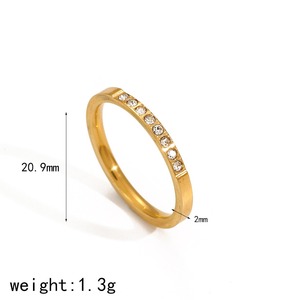 Joyería de mujer, anillo de <span class=keywords><strong>Zirconia</strong></span> cúbica fina minimalista de acero inoxidable chapado en oro para mujer, venta al por mayor a granel - Product Image 5
