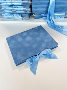 กล่องกำมะหยี่สีฟ้าฝุ่นสำหรับการ์ดเชิญงานแต่งงานกระดาษฟอยล์สีทองขนาด5x7 15th การ์ดวันเกิด - Product Image 5