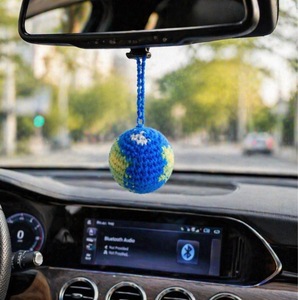 Llavero de bola de lana de ganchillo 3D con diseño de Tierra, colgante de espacio Amigurumi de planeta Saturno tejido con anilla, decoración para espejo retrovisor de coche, regalos - Product Image 1