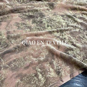 Robe Cheongsam Haut de Gamme pour Femme en Tissu Velours Brûlé Gris Pâle, Respirante, Poids Moyen, Motif Vignetting - Product Image 4