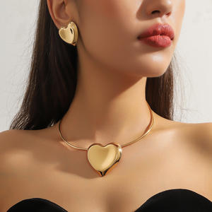 طقم أقراط وقلادة وقلادة بتصميم عصري أنيق وأطران من الولايات المتحدة الأمريكية ، مجوهرات ضيقة بسيطة ومتطورة للنساء من سبيكة - Product Image 6