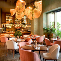 Meubles de café modernes en cuir sur mesure, tables et chaises en bois pour café, ensemble de sièges de canapé de luxe pour restaurant