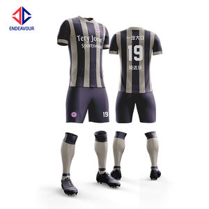 Commercio all'ingrosso personalizzato sublimazione della tintura in bianco e nero a strisce <span class=keywords><strong>da</strong></span> <span class=keywords><strong>calcio</strong></span> usura maglia per la vendita - Product Image 4