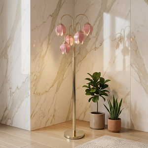 Lampe sur pied vintage Art Déco à 5 têtes en verre rose en forme de lotus, avec support en métal doré, éclairage d'ambiance intérieur - Product Image 1