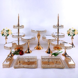 Juego de Soportes de Lujo para Pasteles de Hierro Dorado al por Mayor, Utensilio de Cocina para <span class=keywords><strong>Bodas</strong></span>, Soporte Metálico para Exhibición de Cupcakes y Postres en Buffet - Product Image 3