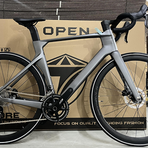 Vélo de route léger en fibre de carbone 700C Aero Racing R10-Sports Version 22 vitesses 28 pouces avec axe traversant 12*142mm et freins à disque - Product Image 1