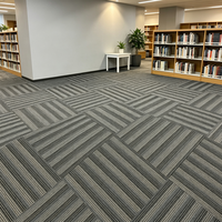 Dalles de moquette de bureau à double grain chevron, linéaires verticales, ignifuges, détachables et emboîtables, pour revêtement de sol carré