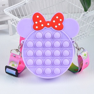 <span class=keywords><strong>Borsa</strong></span> a Tracolla per Bambini con Motivi <span class=keywords><strong>Minnie</strong></span> e Mickey in Silicone, <span class=keywords><strong>Borsa</strong></span> Giocattolo Antistress - Product Image 4