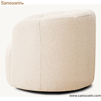 Fauteuil d'appoint pivotant capitonné de luxe léger, style postmoderne, avec structure en bois et tissus personnalisables, pour villa, hôtel, salon et chambre à coucher