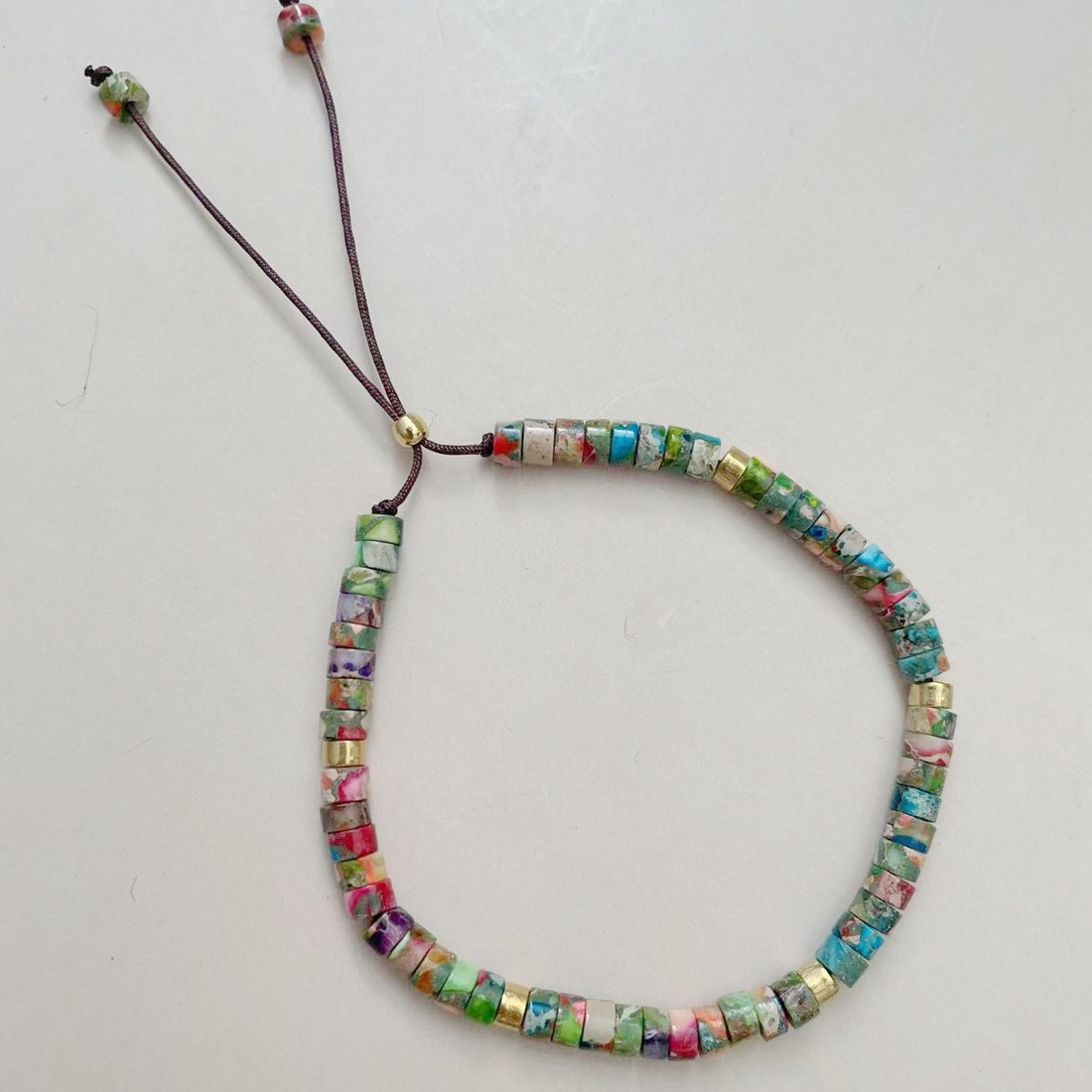 ลูกปัดสนจักรพรรดิหลากสี (ไม่มีกาว)