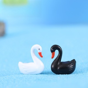 Миниатюрная фигурка лебедя из пластика для сказочного сада своими руками, с развернутыми крыльями, модель животного для домашнего декора - Product Image 3