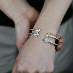 Braccialetto aperto regolabile in <span class=keywords><strong>oro</strong></span> per donna braccialetto di moda <span class=keywords><strong>con</strong></span> gled Bling <span class=keywords><strong>cuore</strong></span> cubico zirconi gioielli eleganti - Product Image 4