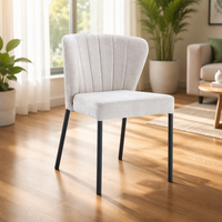 Chaise de restaurant rembourrée en tissu avec pieds en métal, dossier capitonné et coussin rembourré, chaise de salle à manger commerciale
