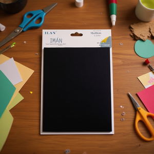 Foglio magnetico Ilan 15x20cm spessore 0,8mm con retro adesivo per lavori artigianali e progetti fai da te - Product Image 3