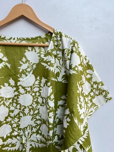 Vestido Kaftan Indio Hecho a Mano 100% Algodón Orgánico con Cuello en V, Estampado Floral, Largo hasta la Rodilla, Túnica India, Ropa de Fiesta de Verano, Vestido Largo para Mujer - Product Image 2