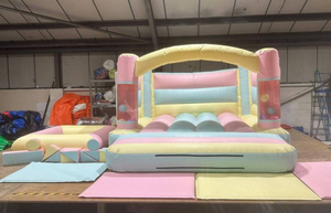 Château gonflable commercial violet <span class=keywords><strong>de</strong></span> nouvelle conception, château gonflable pour filles, joyeux <span class=keywords><strong>anniversaire</strong></span>, <span class=keywords><strong>aire</strong></span> <span class=keywords><strong>de</strong></span> <span class=keywords><strong>jeux</strong></span> gonflable - Product Image 4