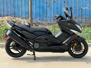 Motocicleta Yamaha TMAX 500 Usada de Gasolina - Product Image 3