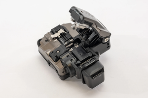 เครื่องตัดไฟเบอร์ FTTH CT08/CT50/CT30 สำหรับไฟเบอร์แบบ Single/Ribbon ขนาด 125um สำหรับเครือข่าย 3G/4G/GSM/GPRS/Wi-Fi - Product Image 3