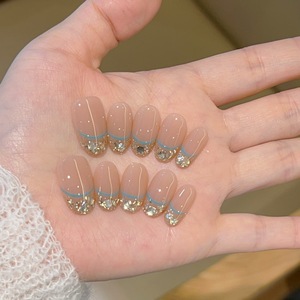 Unghie Finte Eleganti Nude con Punta Francese, Glitter Diamantato, 10 Pezzi, Fatte a Mano, Adesive, per Uso Quotidiano, Logo Personalizzabile - Product Image 1