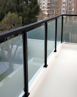 Rambarde en verre non perforé au design contemporain pour balcon, escalier domestique, colonne intérieure-pour villas et hôtels