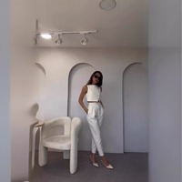 Nouvelle Collection Printemps-Été 2026 : Ensemble 2 Pièces Femme – Gilet Asymétrique et Pantalon Plissé Taille Haute Fuselé
