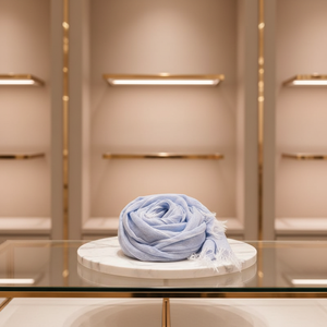 คอลเลคชั่นผ้าพันคอโพลีเอสเตอร์สำหรับผู้หญิง ขนาด 70x180 ซม. ทอลายแจ็คการ์ด อุ่นสบายสำหรับฤดูหนาว ดีไซน์พิมพ์ลายสกรีน ปรับแต่งได้ ระบายอากาศได้ดี เหมาะสำหรับสวมใส่ทุกวัน - Product Image 1