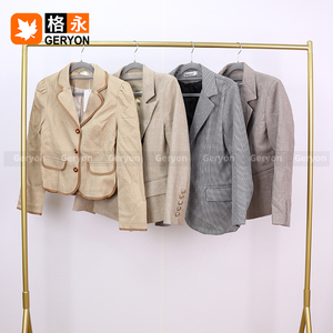 Geryon Vintage <span class=keywords><strong>ropa</strong></span> usada señoras traje chaquetas mujeres Blazers abrigos pacas moda prendas <span class=keywords><strong>de</strong></span> vestir exteriores <span class=keywords><strong>ropa</strong></span> <span class=keywords><strong>de</strong></span> segunda mano mixta a granel - Product Image 2