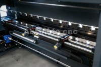 Presse plieuse CNC électro-hydraulique entièrement automatique 100T 3200mm, machine de pliage haute vitesse pour acier inoxydable 4 axes
