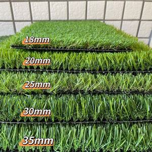 Gazon artificiel durable, imperméable, résistant au <span class=keywords><strong>feu</strong></span> et écologique de 40 mm/10 mm, tapis de gazon synthétique doux pour les sports en intérieur et les jardins - Product Image 2