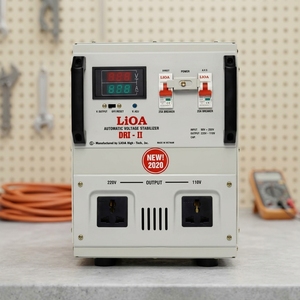 Stabilisateur de tension automatique LiOA DRI 5000 II 5 kVA monophasé, régulateur de courant alternatif, protection large plage de tension pour usage domestique - Product Image 1
