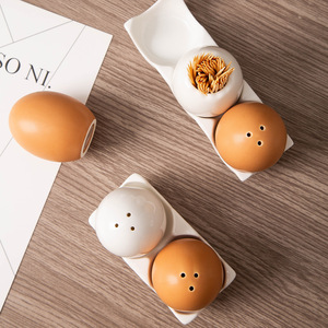 Barattolo per <span class=keywords><strong>Spezie</strong></span> a Forma di Uovo Personalizzato, Contenitore da Cucina in <span class=keywords><strong>Ceramica</strong></span>, Dispenser per Condimenti con Supporto Stile Portauova - Product Image 1