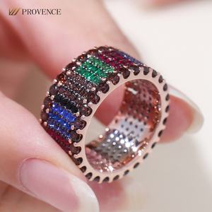 แหวนทองคำแท้ 10K 14K 18K สำหรับผู้ชาย แบบวงแหวนรัศมี ประดับพลอยมรกตสังเคราะห์ทรงเหลี่ยม VVS พร้อมใบรับรอง IGI สำหรับงานแต่งงาน งานครบรอบ และงานเลี้ยง - Product Image 1