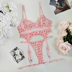 Ensemble de lingerie sexy pour femmes, très vendu, ultra-fin, transparent, imprimé en forme de cœur, trois pièces - Product Image 6