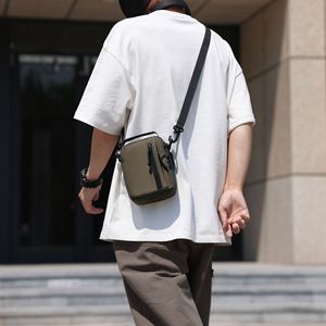 Bolso de Pecho y Cintura Multifuncional para Hombre - Bolsa Impermeable con Múltiples Métodos de Transporte para Uso Diario - Product Image 1